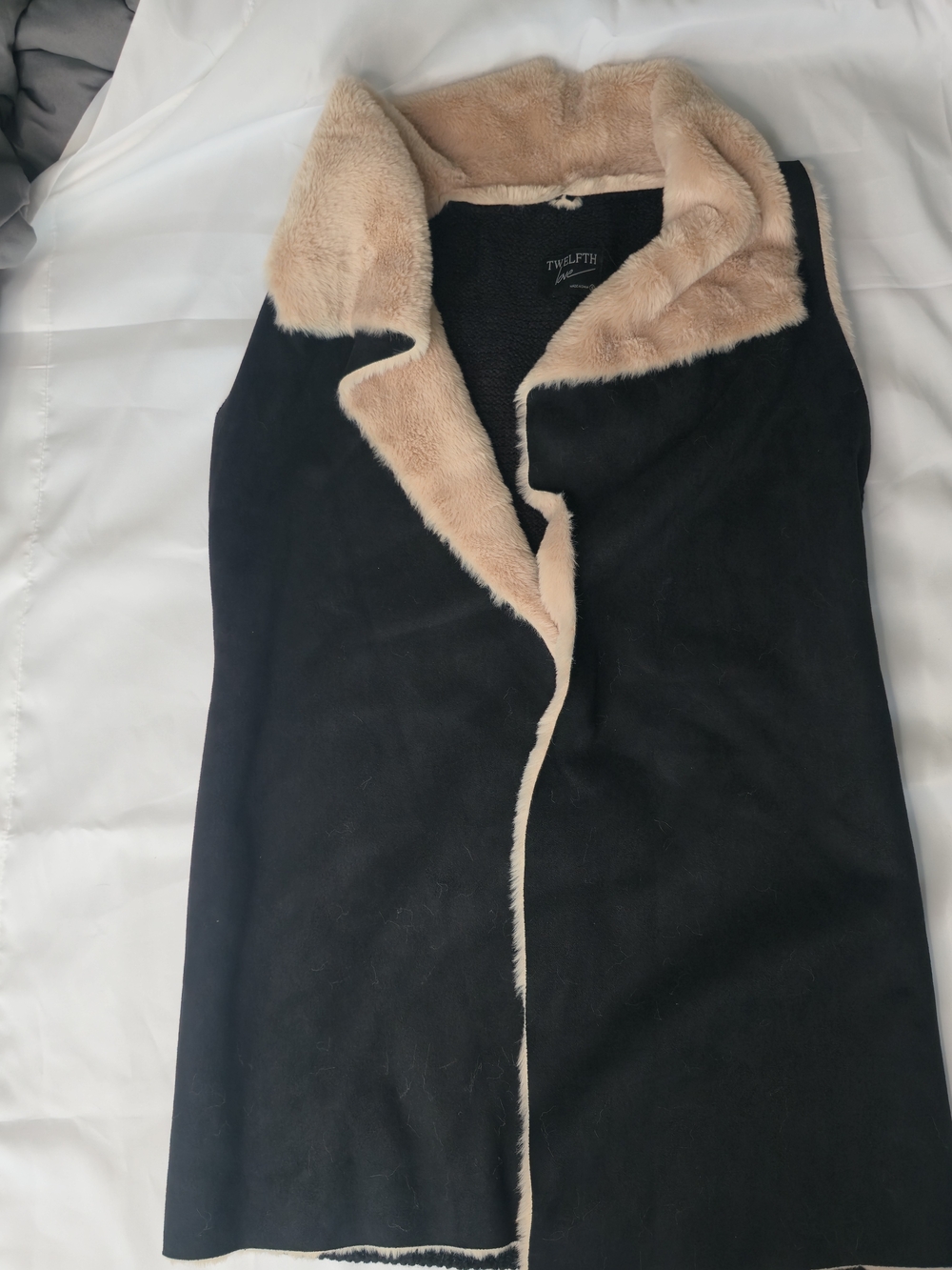 Twelfth Love Women's Black Faux Shearling Fur Trim Long Vest Size Small